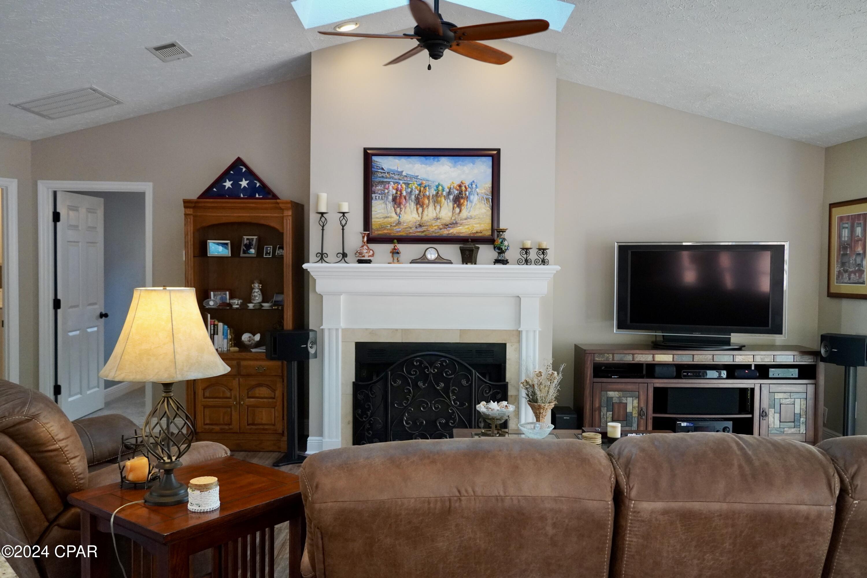 22112 Sunnyside Lane