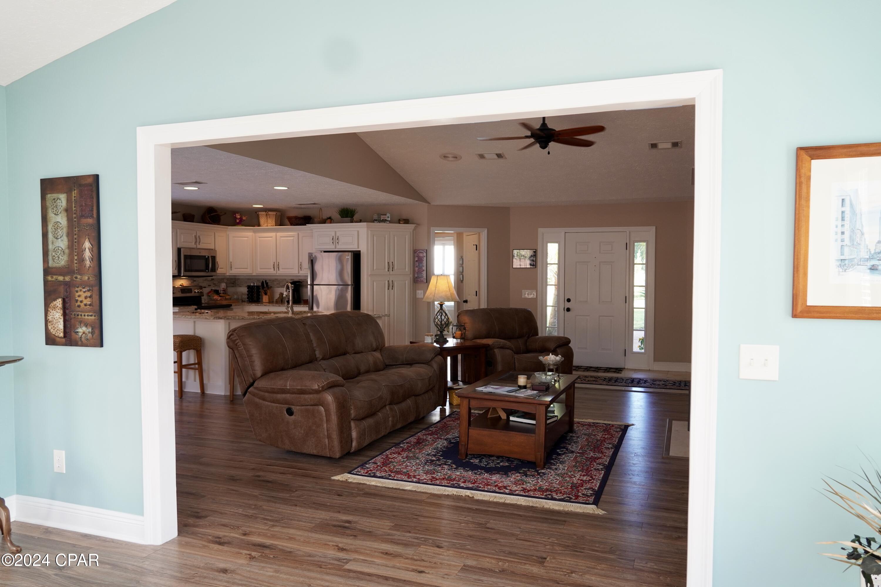 22112 Sunnyside Lane