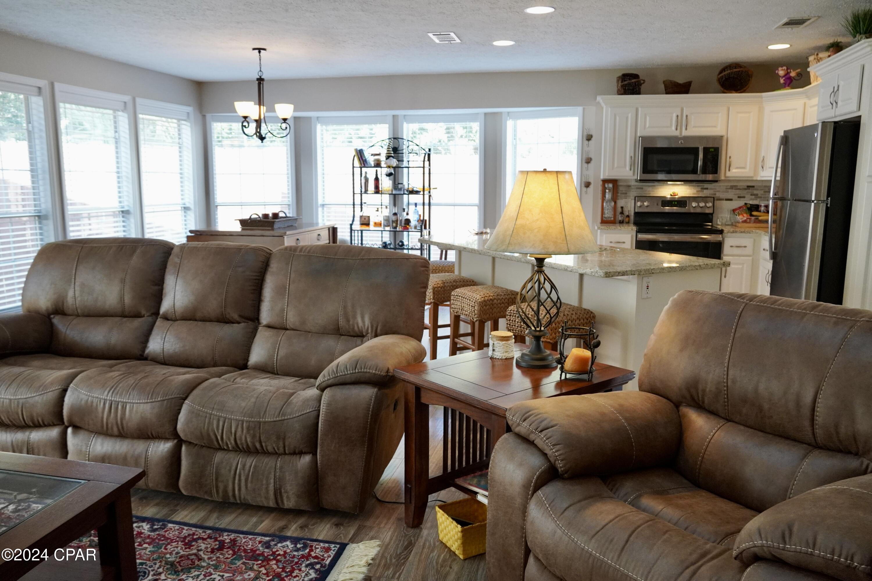22112 Sunnyside Lane