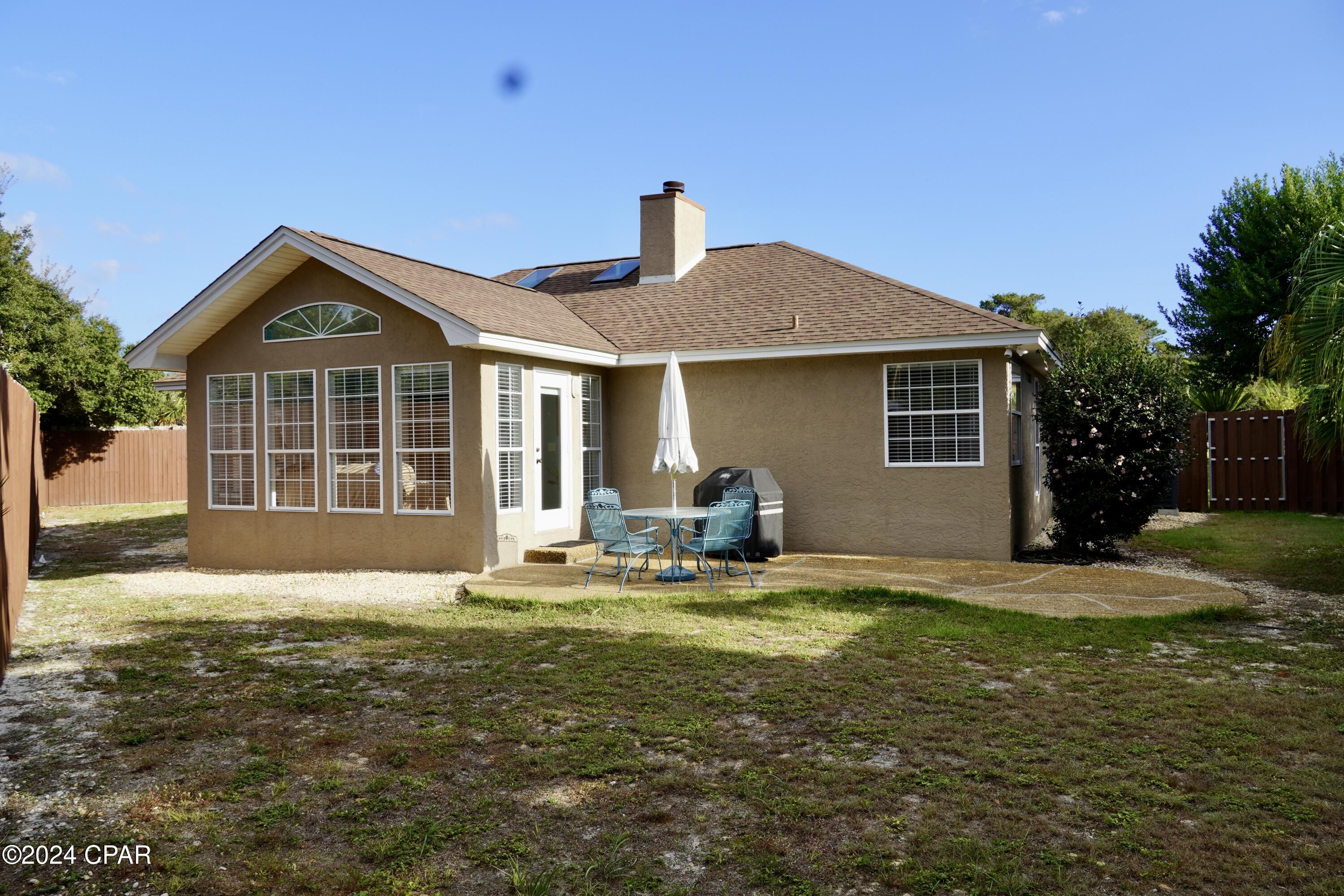 22112 Sunnyside Lane