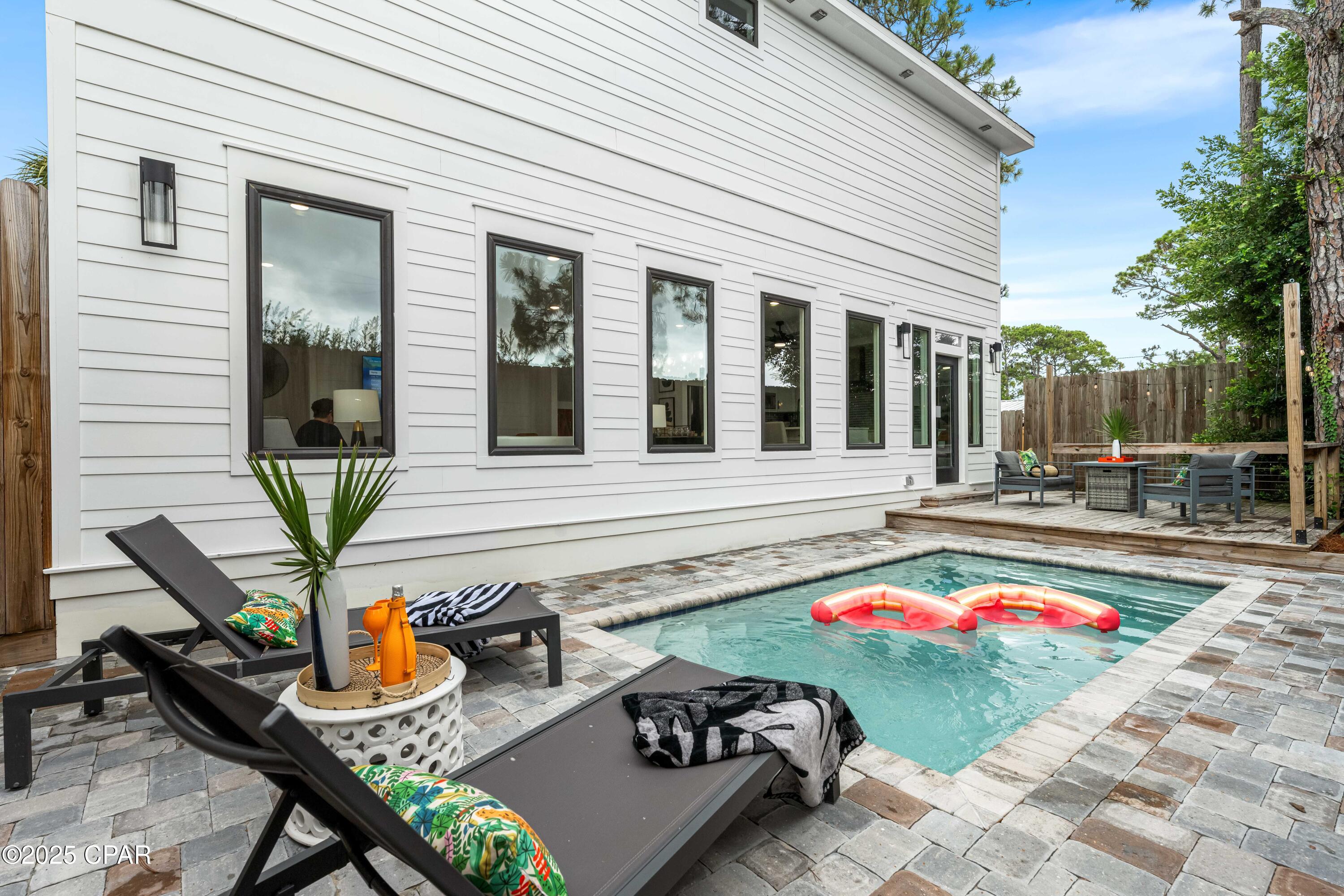 318 El Prado Place Place