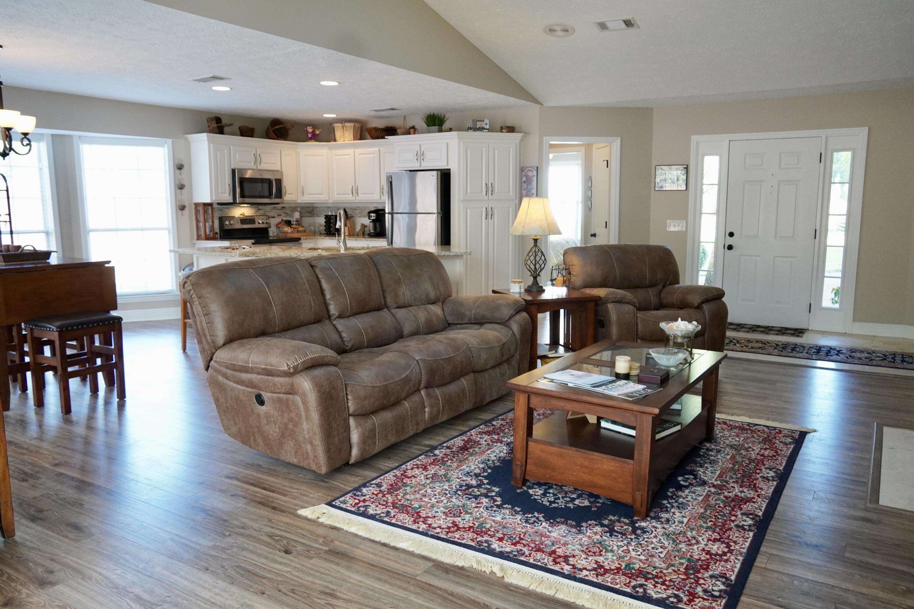 22112 Sunnyside Lane