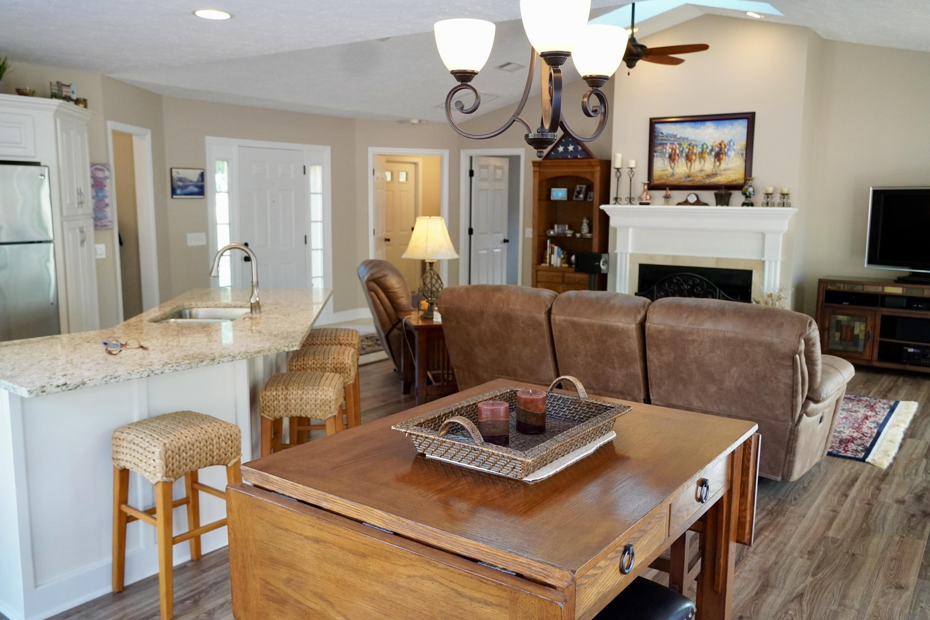 22112 Sunnyside Lane