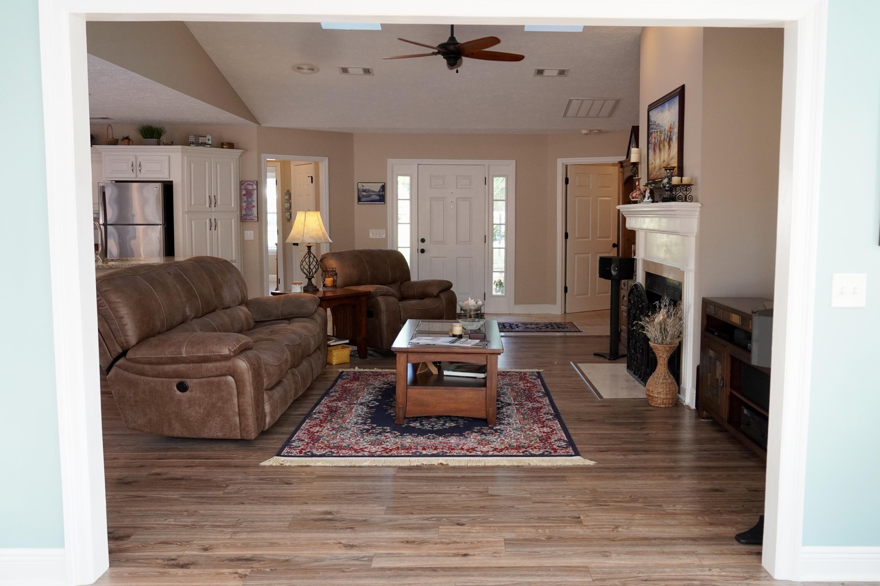 22112 Sunnyside Lane