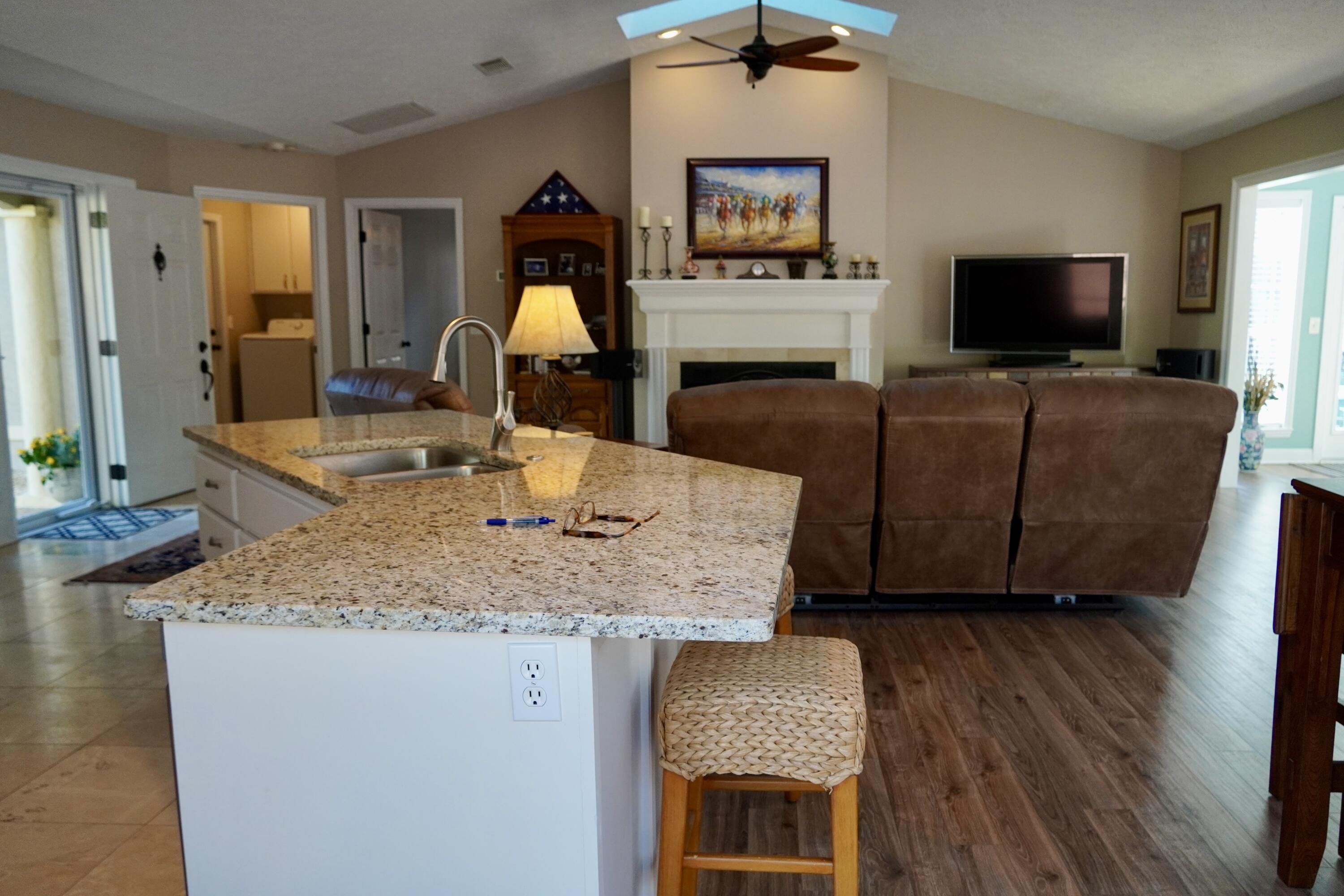 22112 Sunnyside Lane
