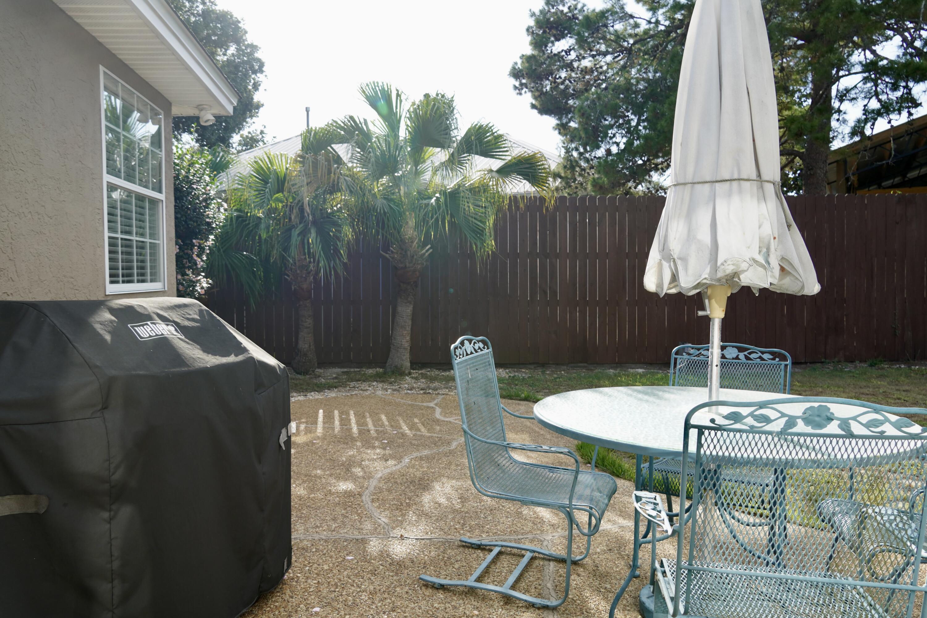 22112 Sunnyside Lane
