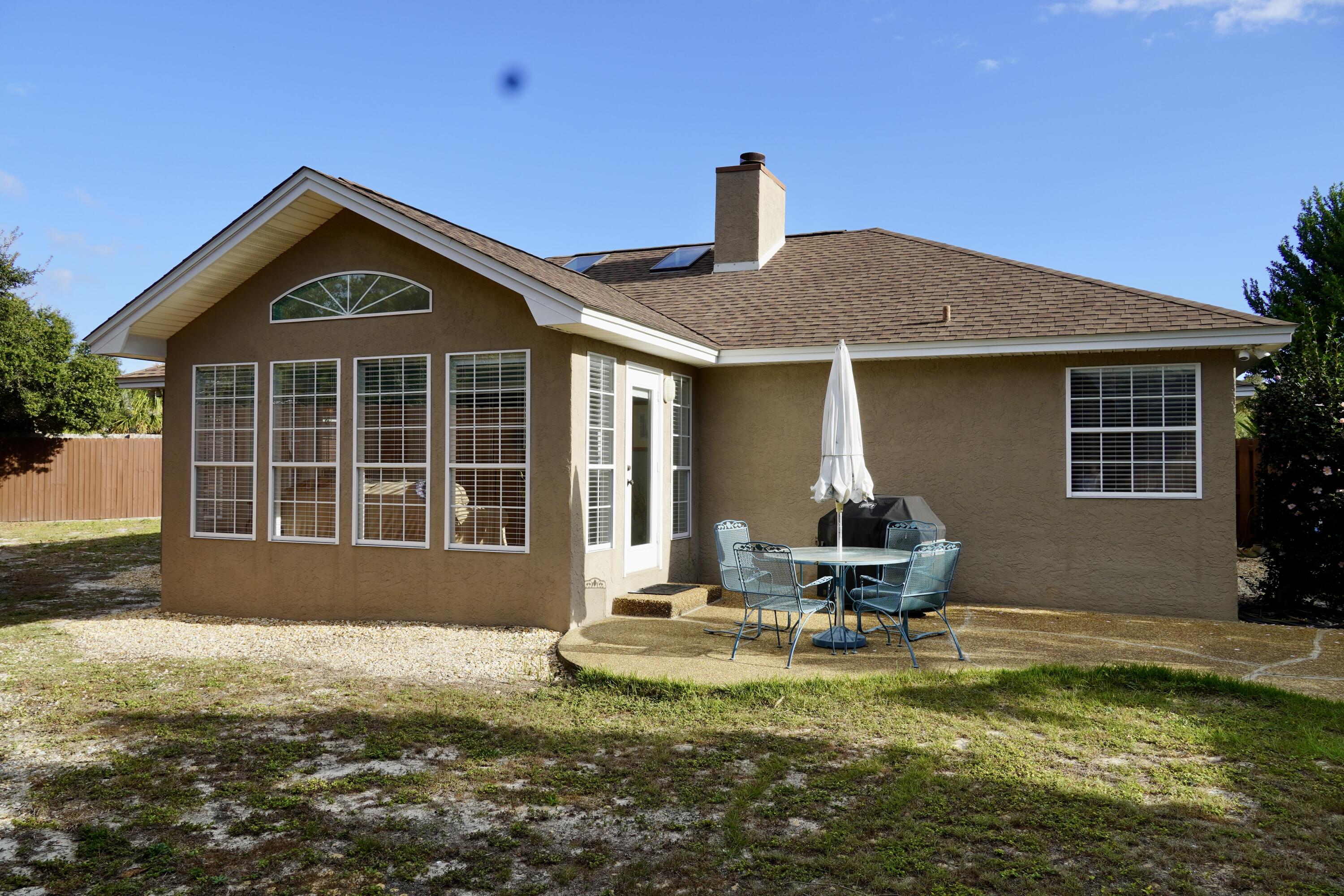 22112 Sunnyside Lane