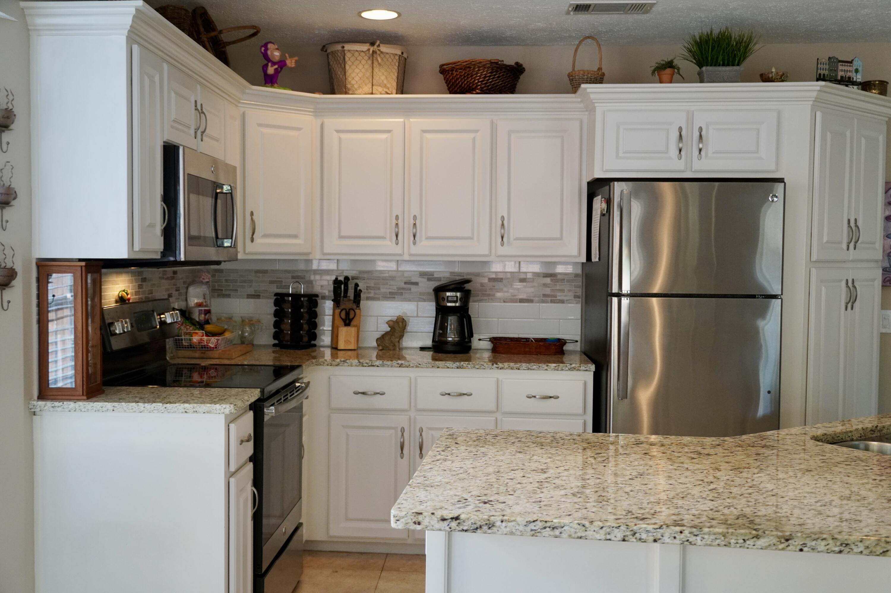 22112 Sunnyside Lane