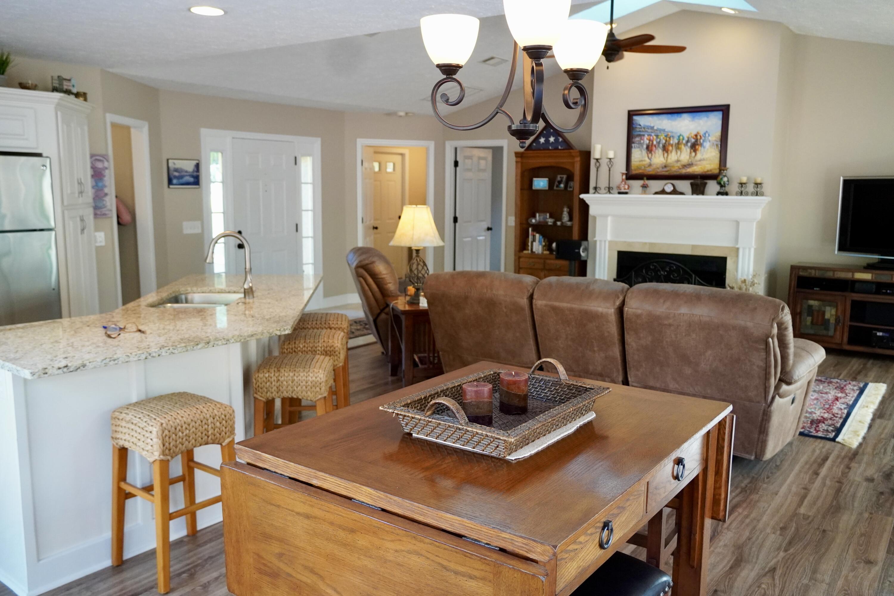 22112 Sunnyside Lane