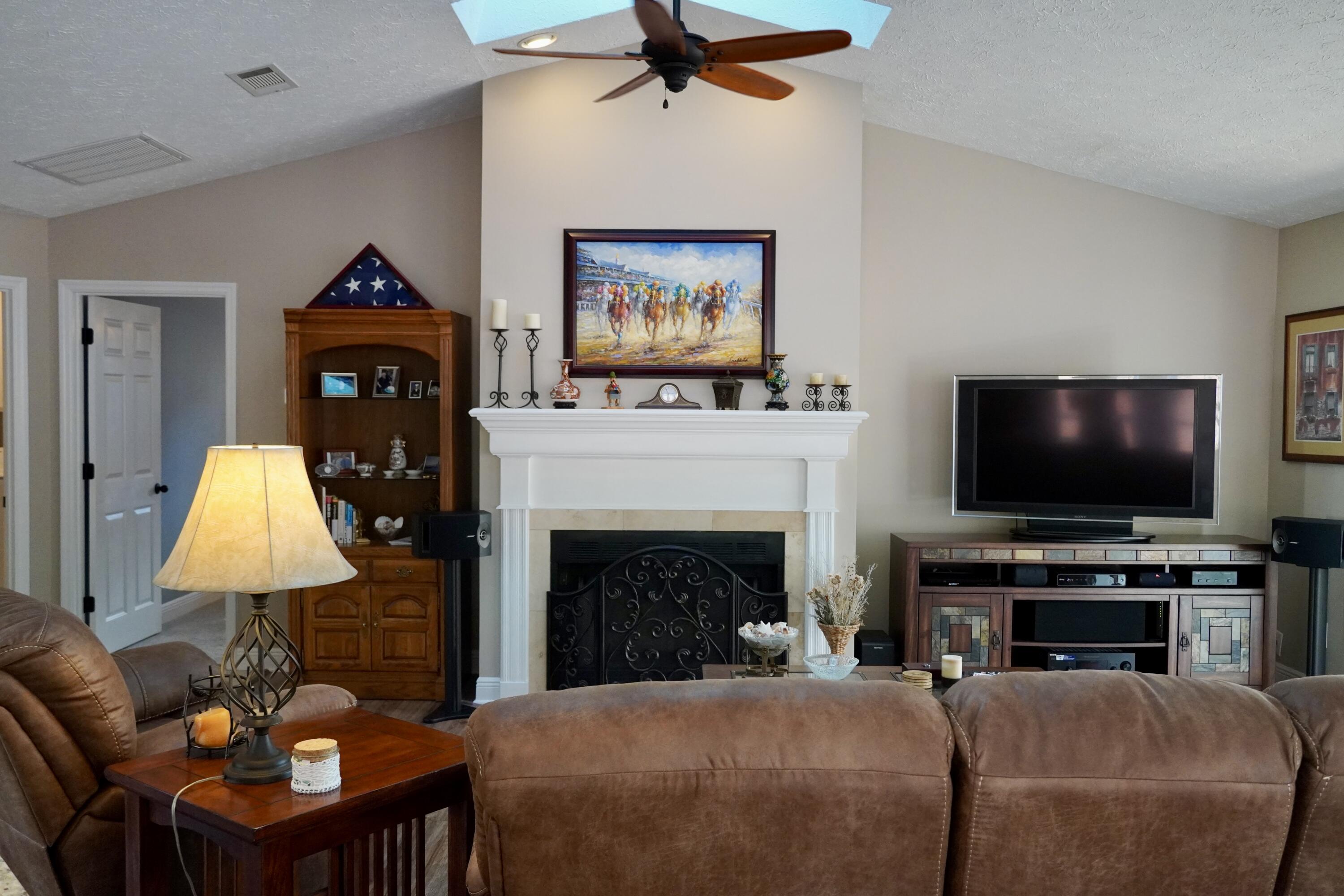 22112 Sunnyside Lane
