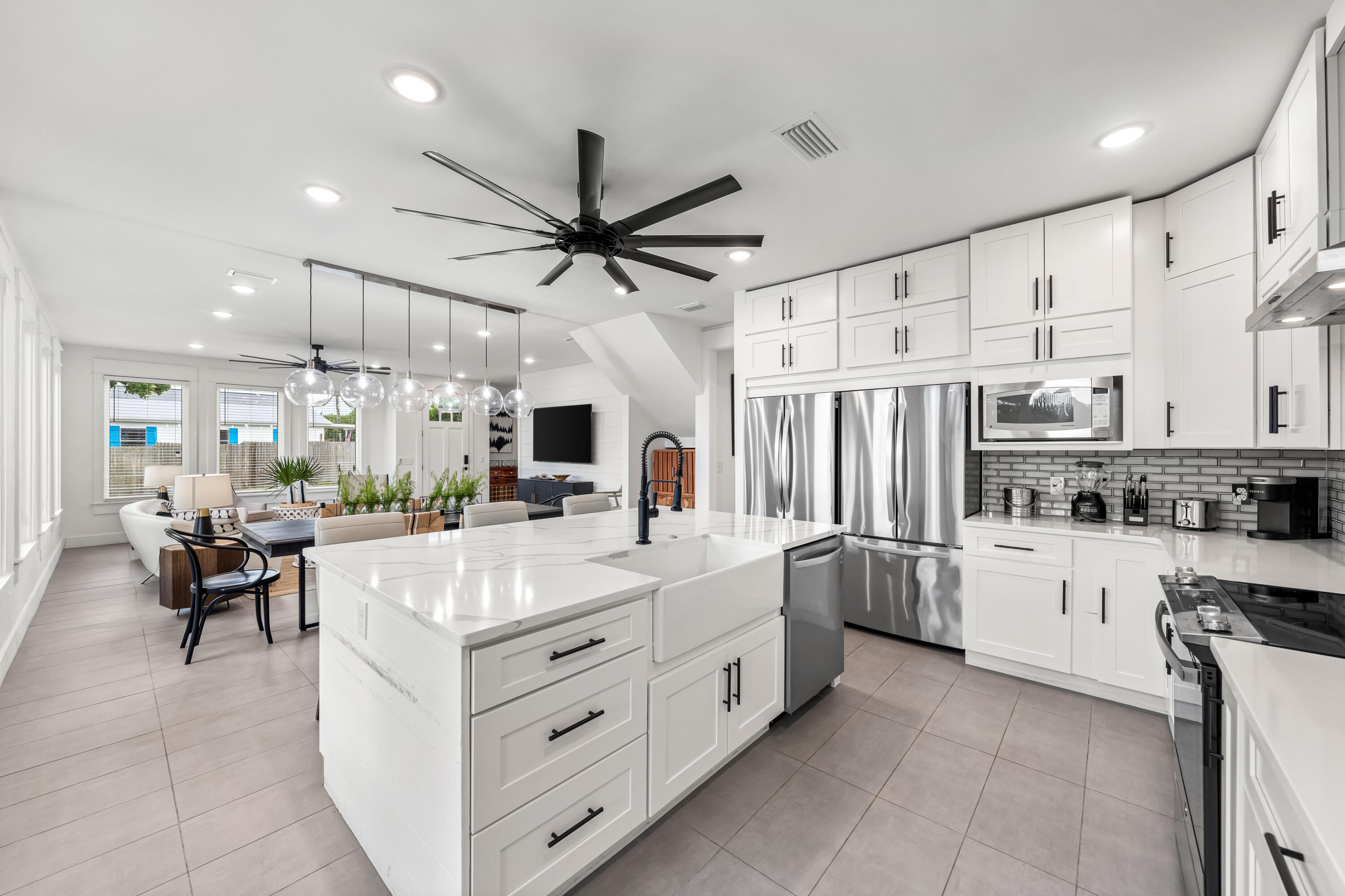 318 El Prado Place