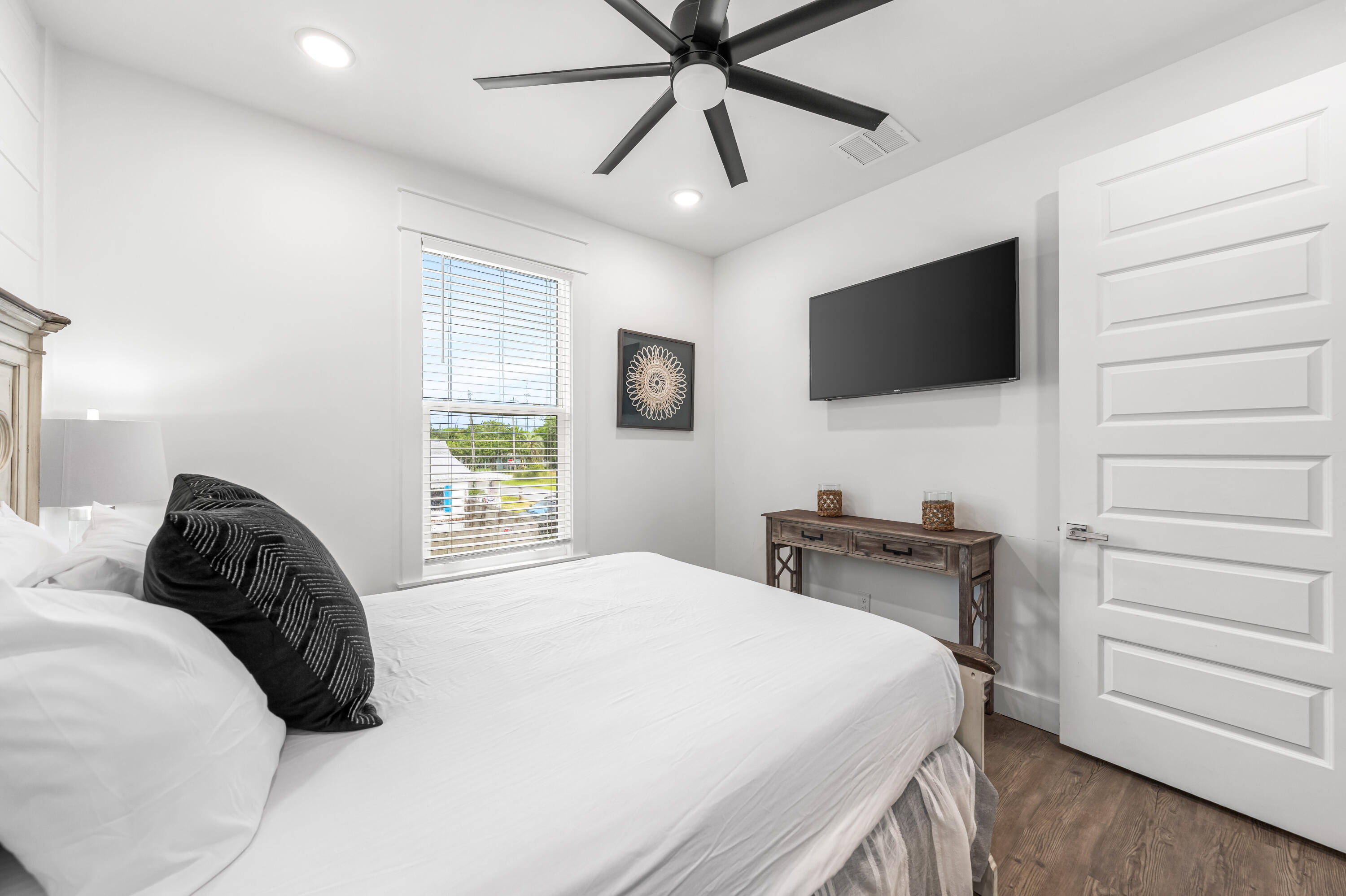 318 El Prado Place