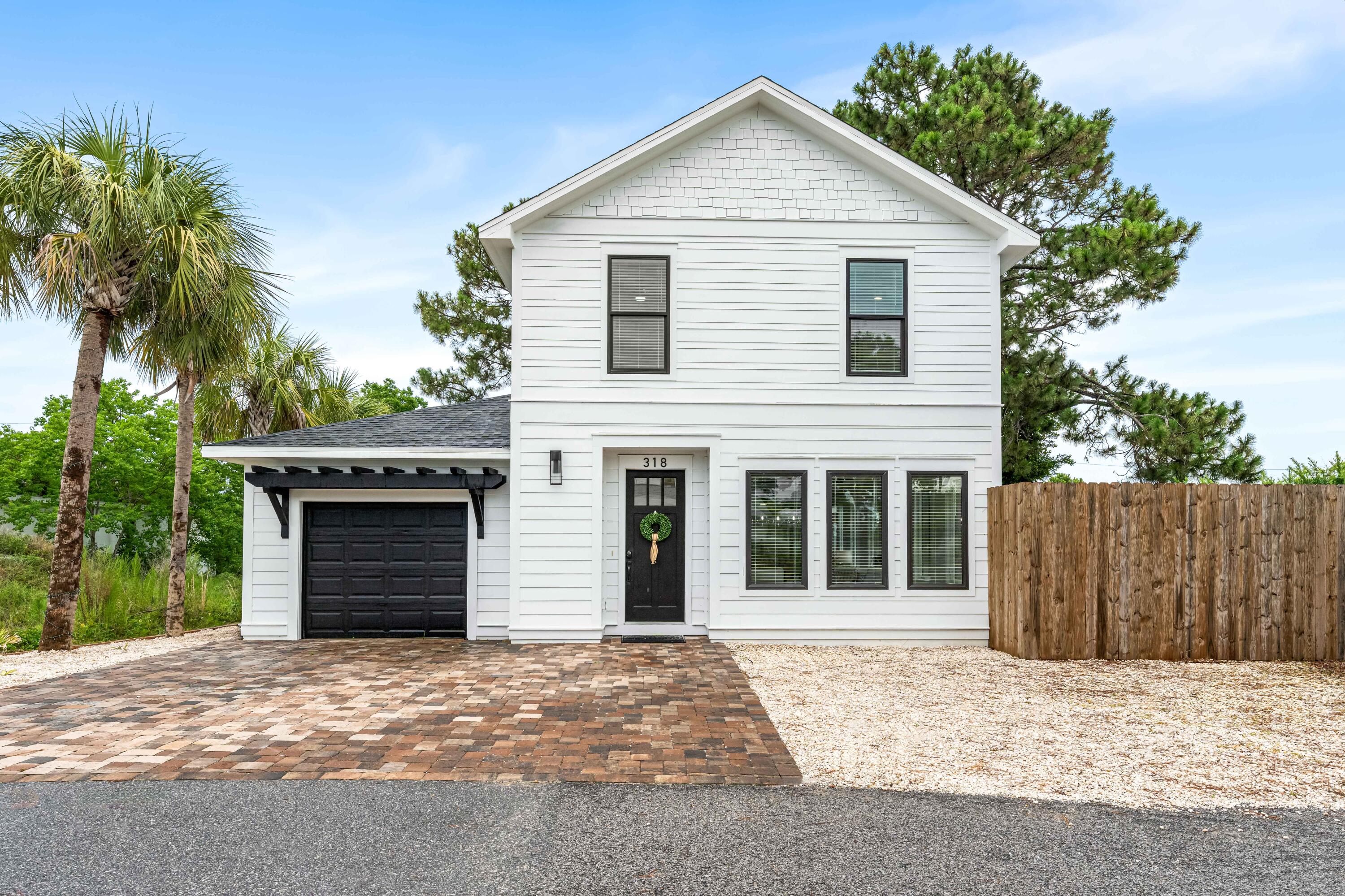 318 El Prado Place