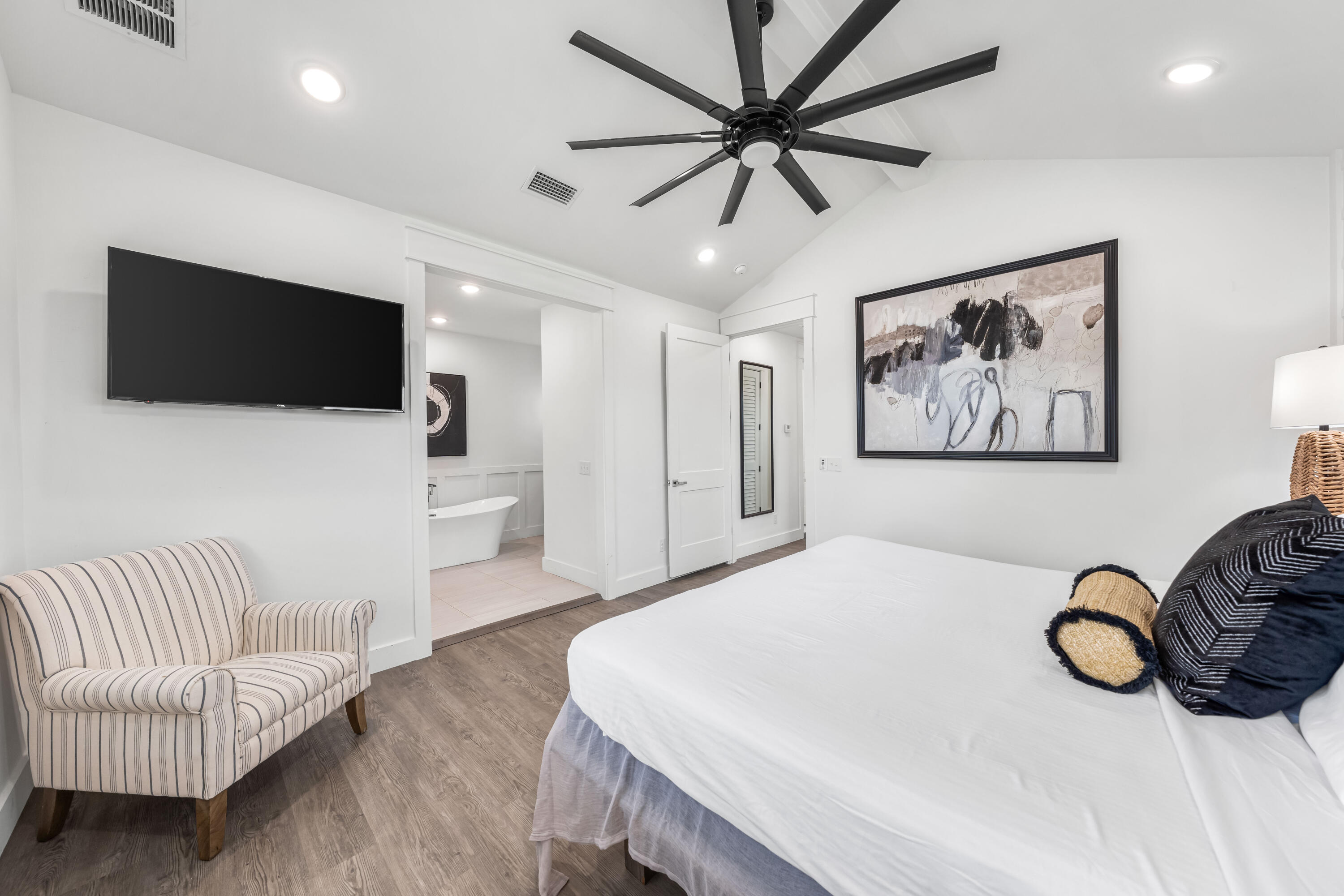 318 El Prado Place