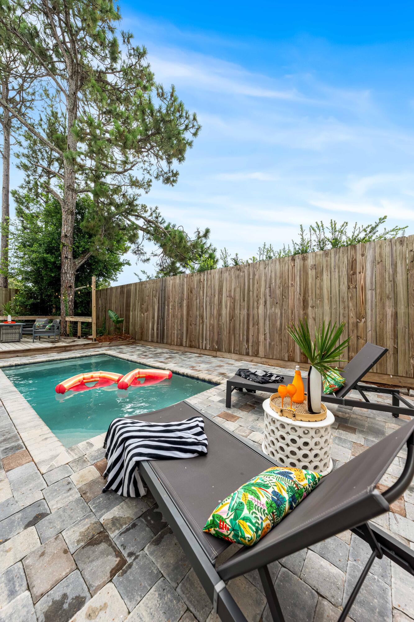 318 El Prado Place