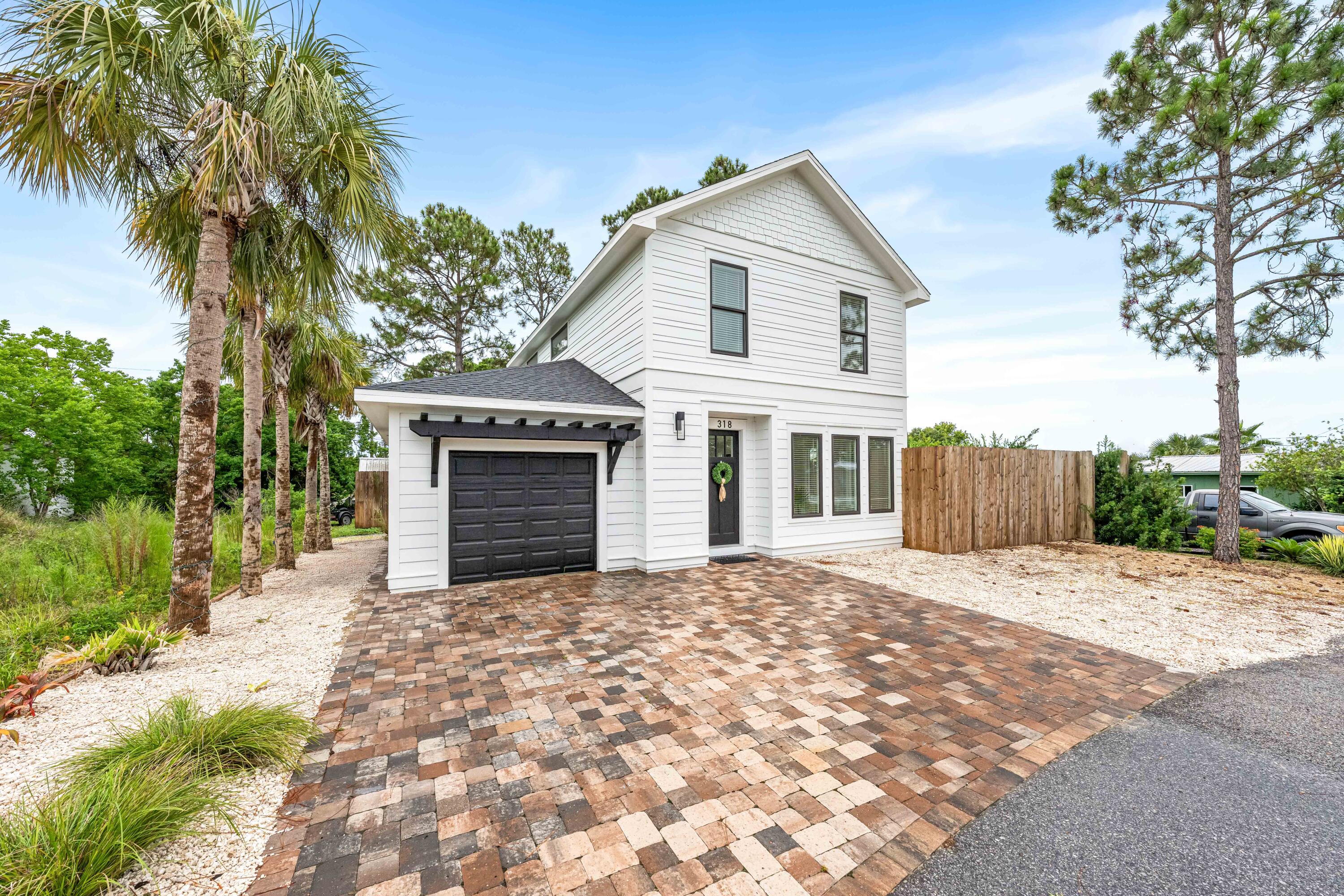318 El Prado Place