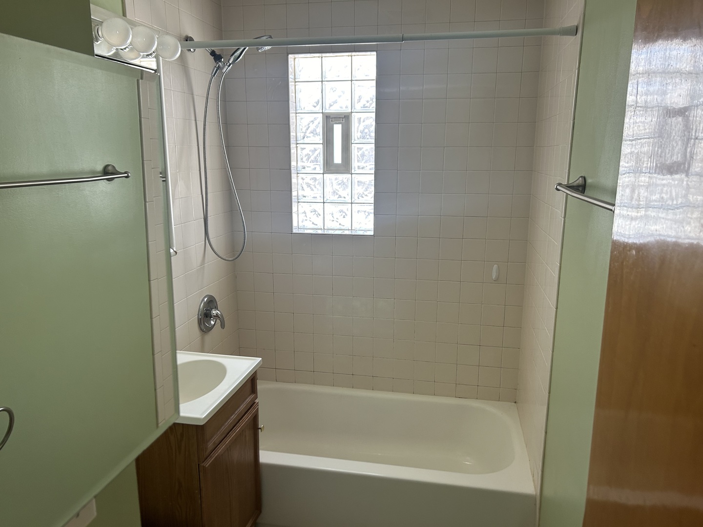 619 Phillippa Street