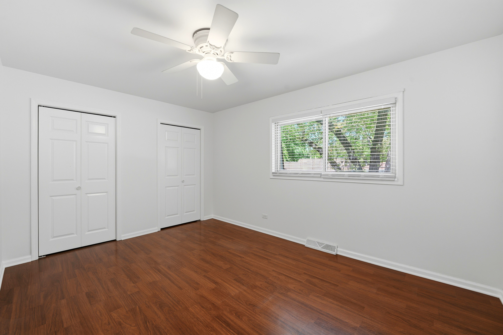 10S324 E Hampshire Lane