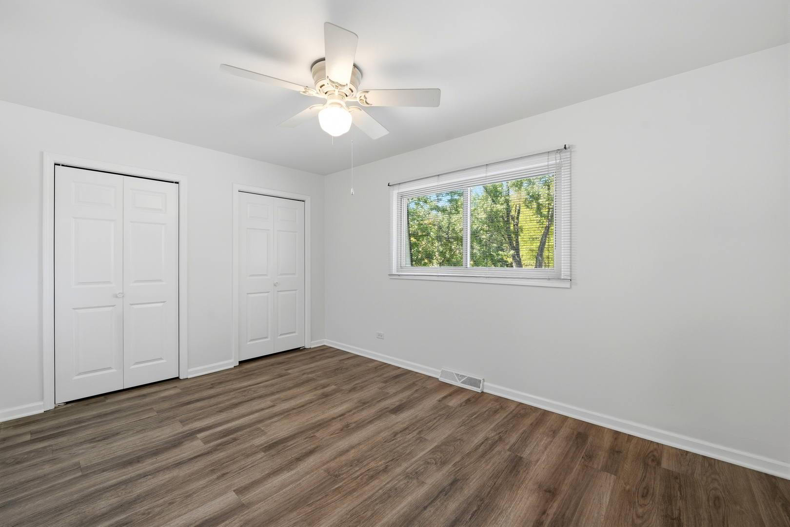 10S324 E Hampshire Lane
