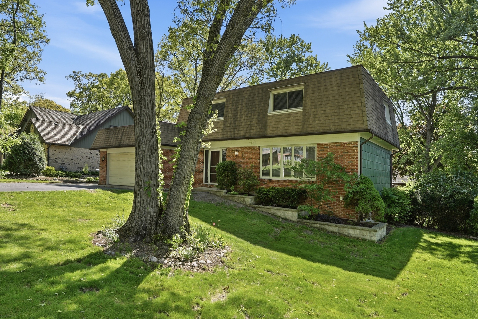 10S324 E Hampshire Lane