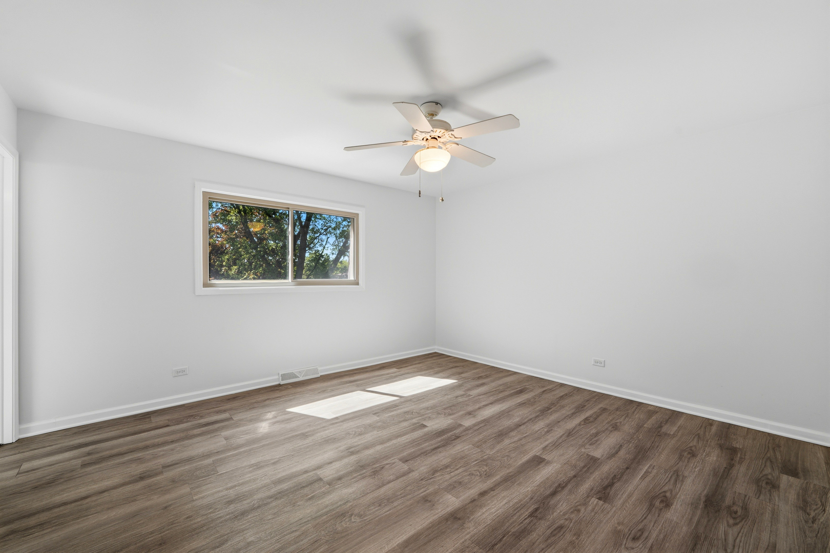 10S324 E Hampshire Lane