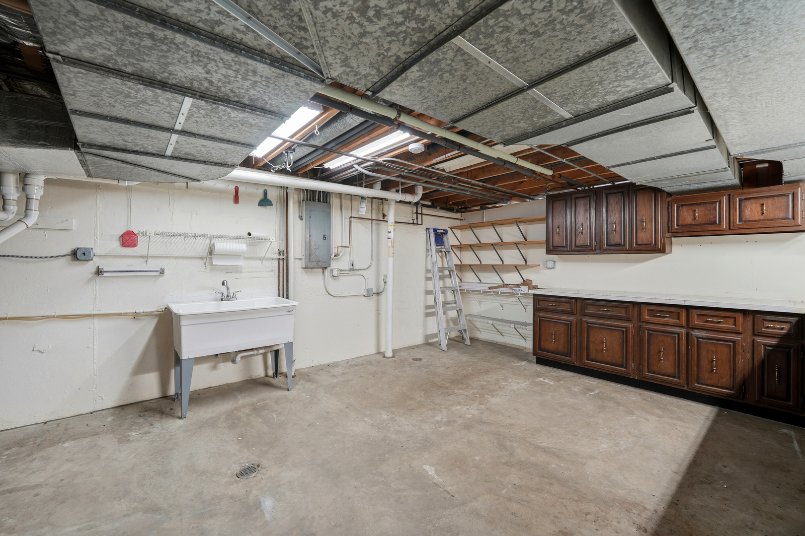 10S324 E Hampshire Lane