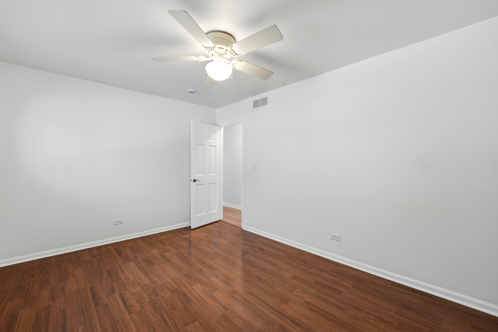 10S324 E Hampshire Lane