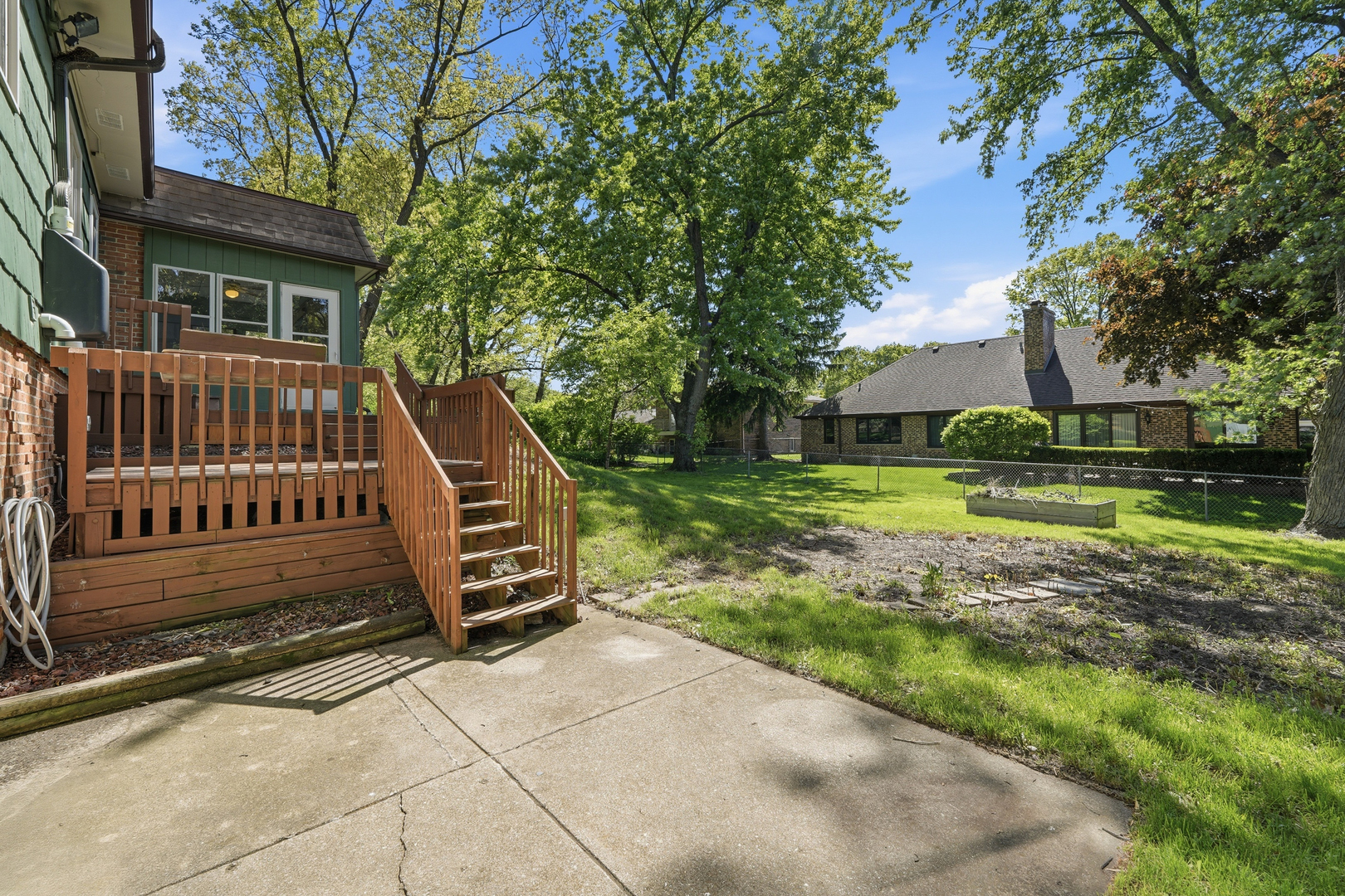 10S324 E Hampshire Lane