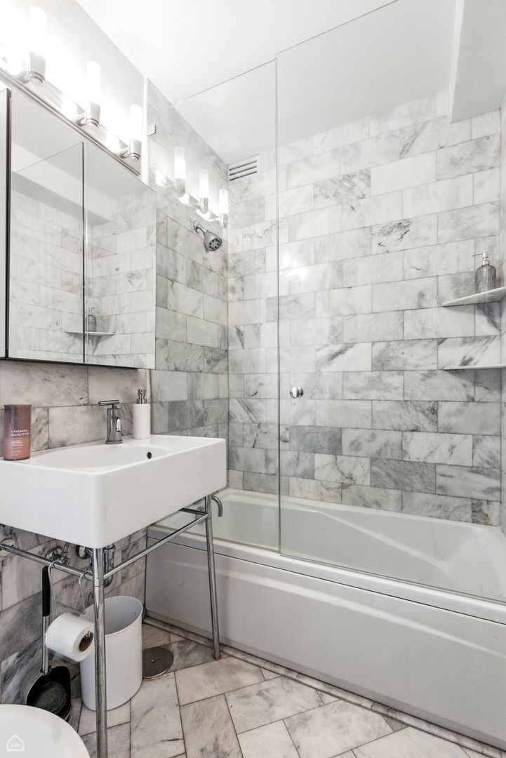 900 N Lake Shore Drive Unit: 410