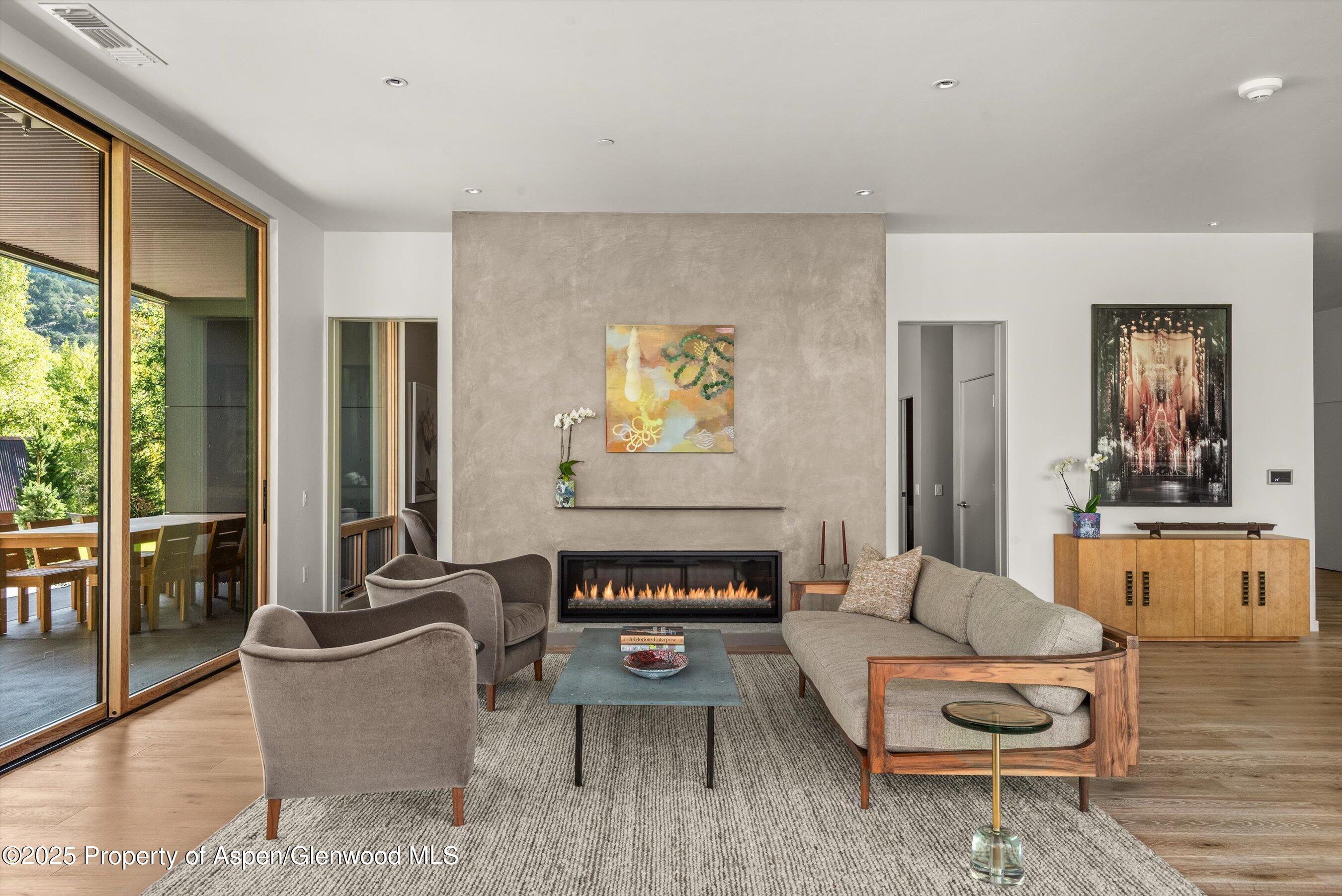 103 Willow Road, 205