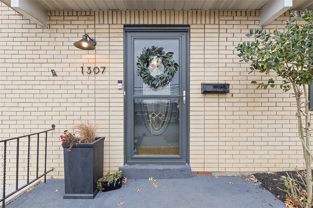 1307 Raven Drive
