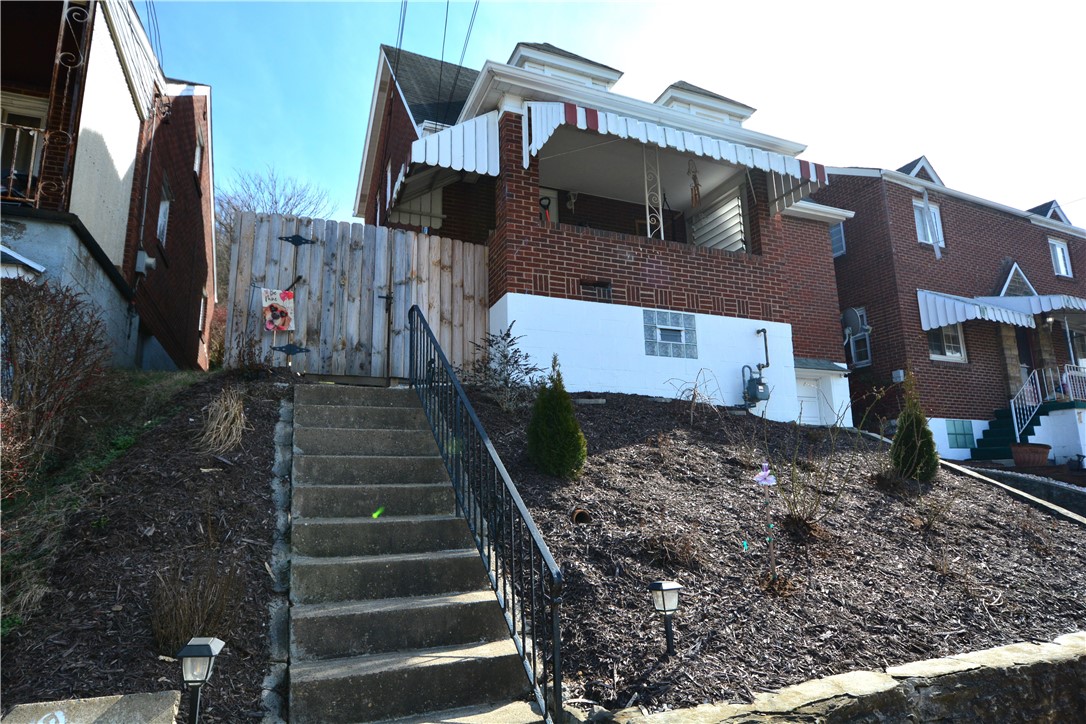 207 ERIE AVE