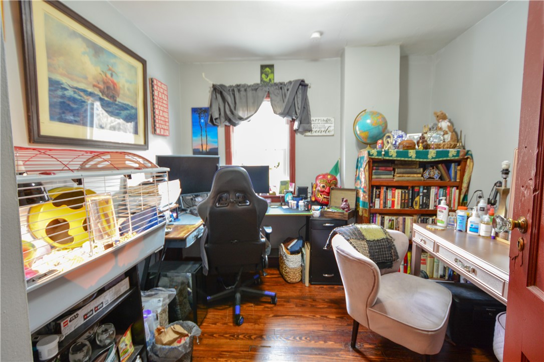 207 ERIE AVE
