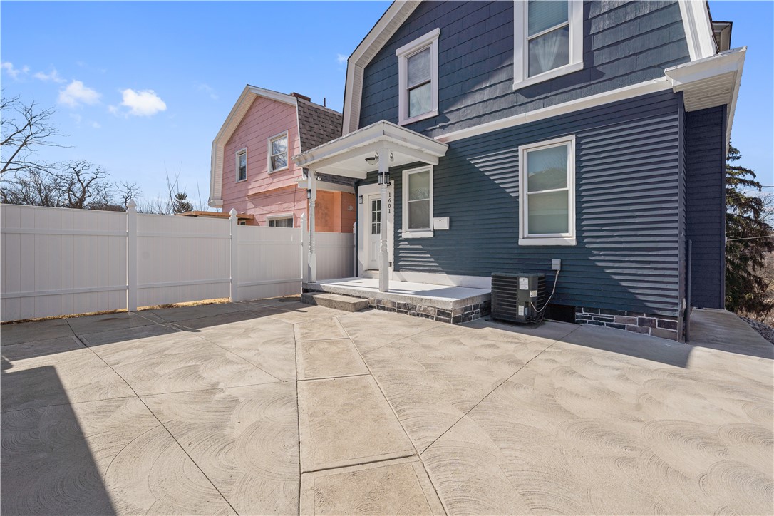 1601 Napoleon St