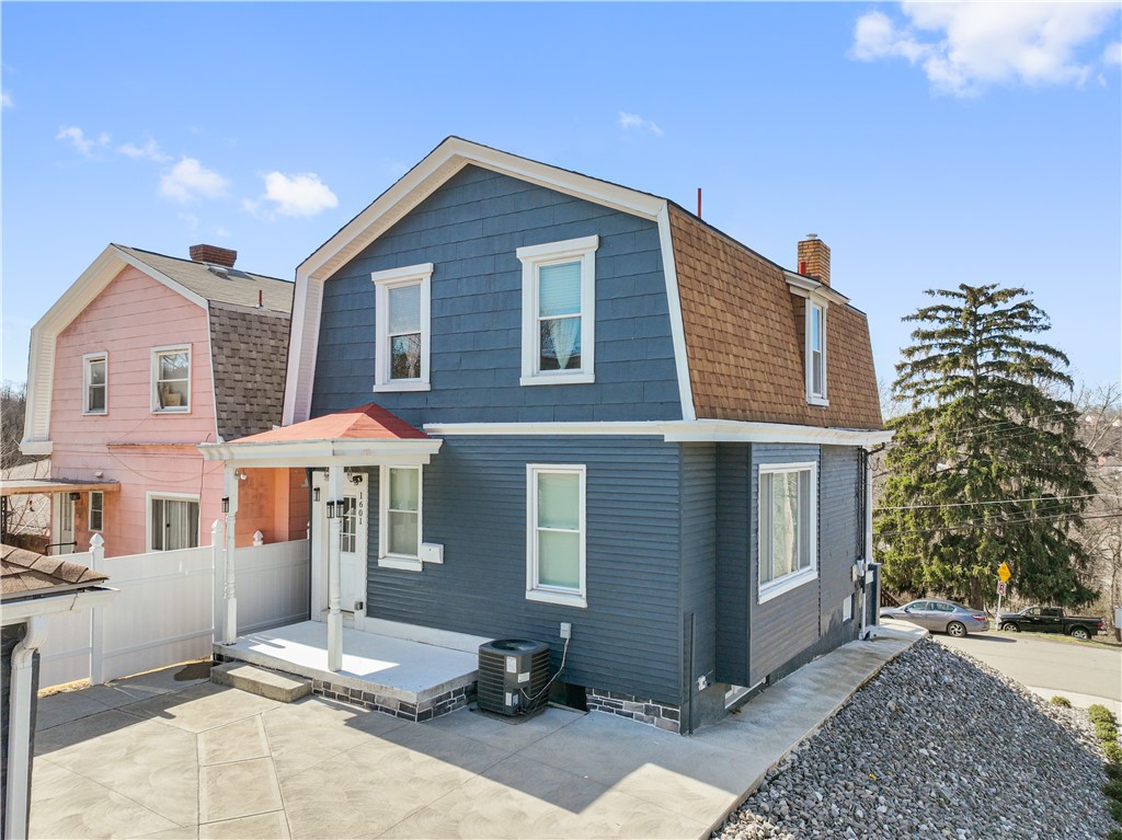 1601 Napoleon St