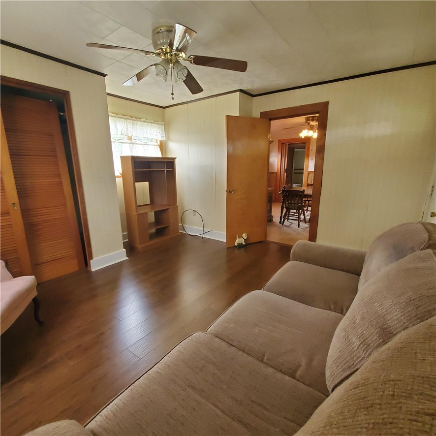 402 N Main St