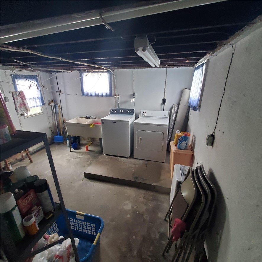 402 N Main St