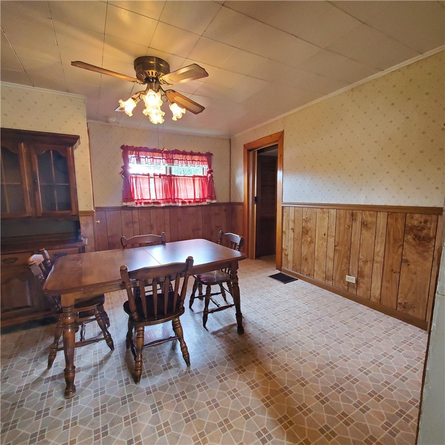 402 N Main St