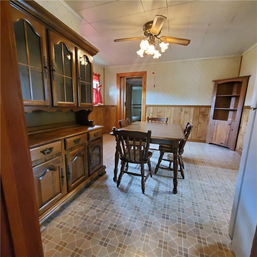 402 N Main St