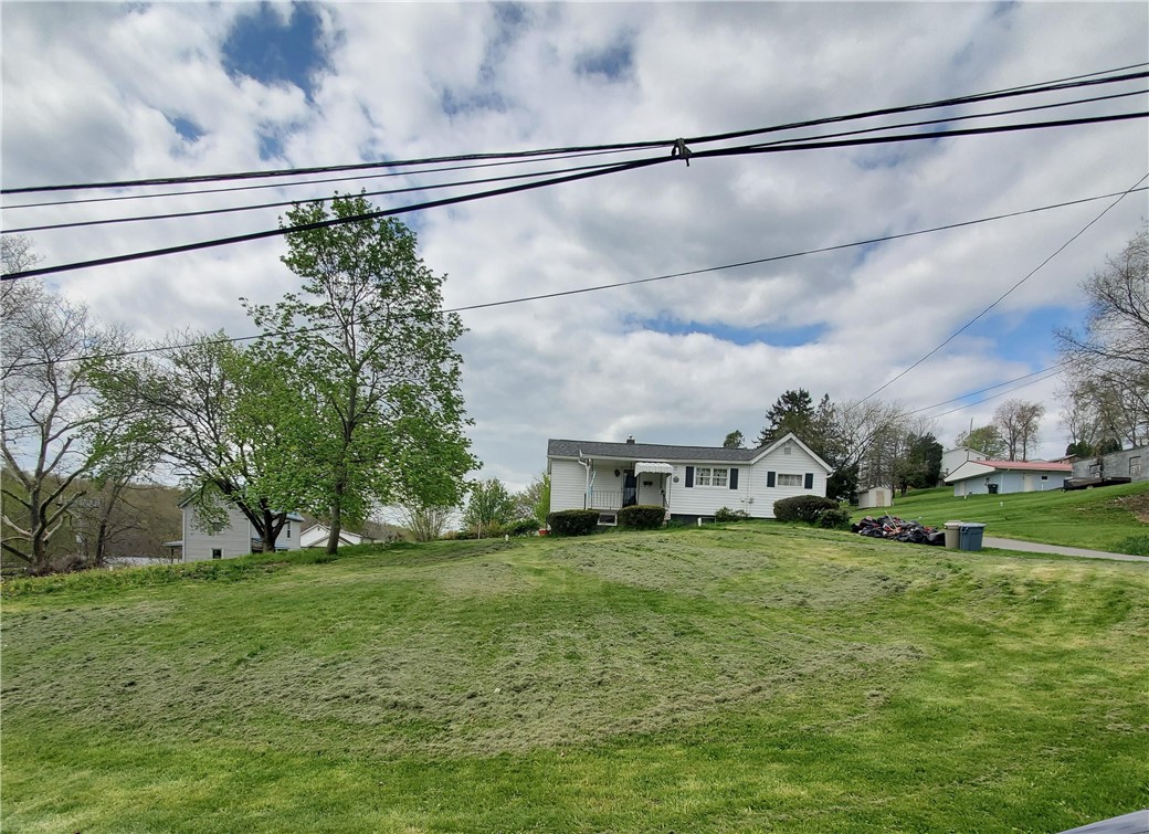 402 N Main St
