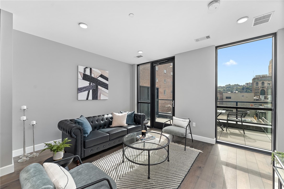 350 Oliver Avenue 801