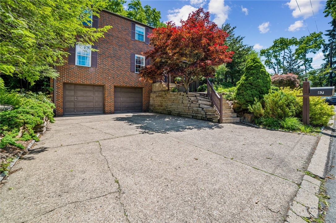 67 Hauck Dr