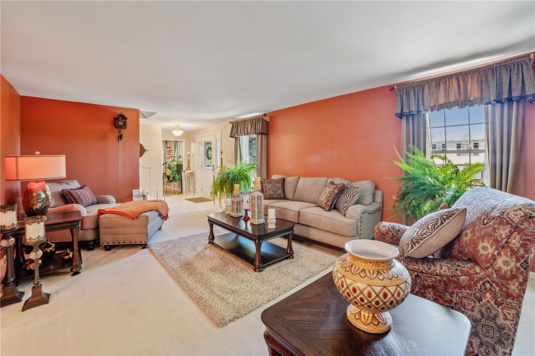 67 Hauck Dr