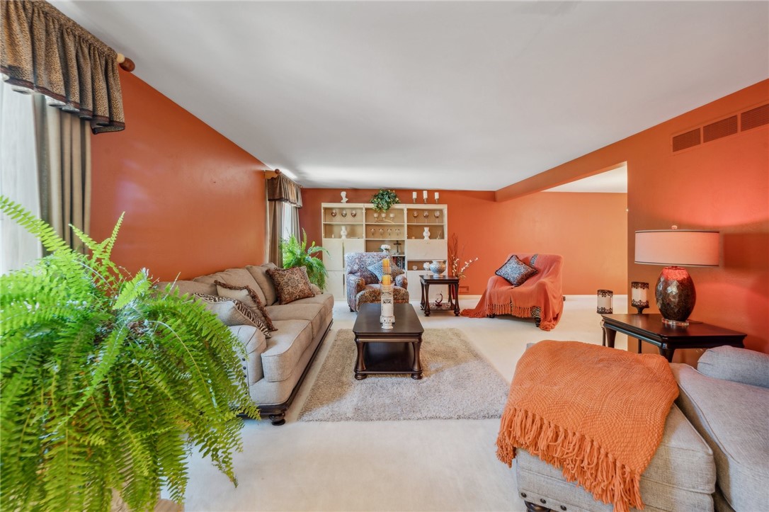67 Hauck Dr