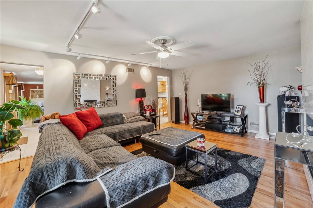67 Hauck Dr