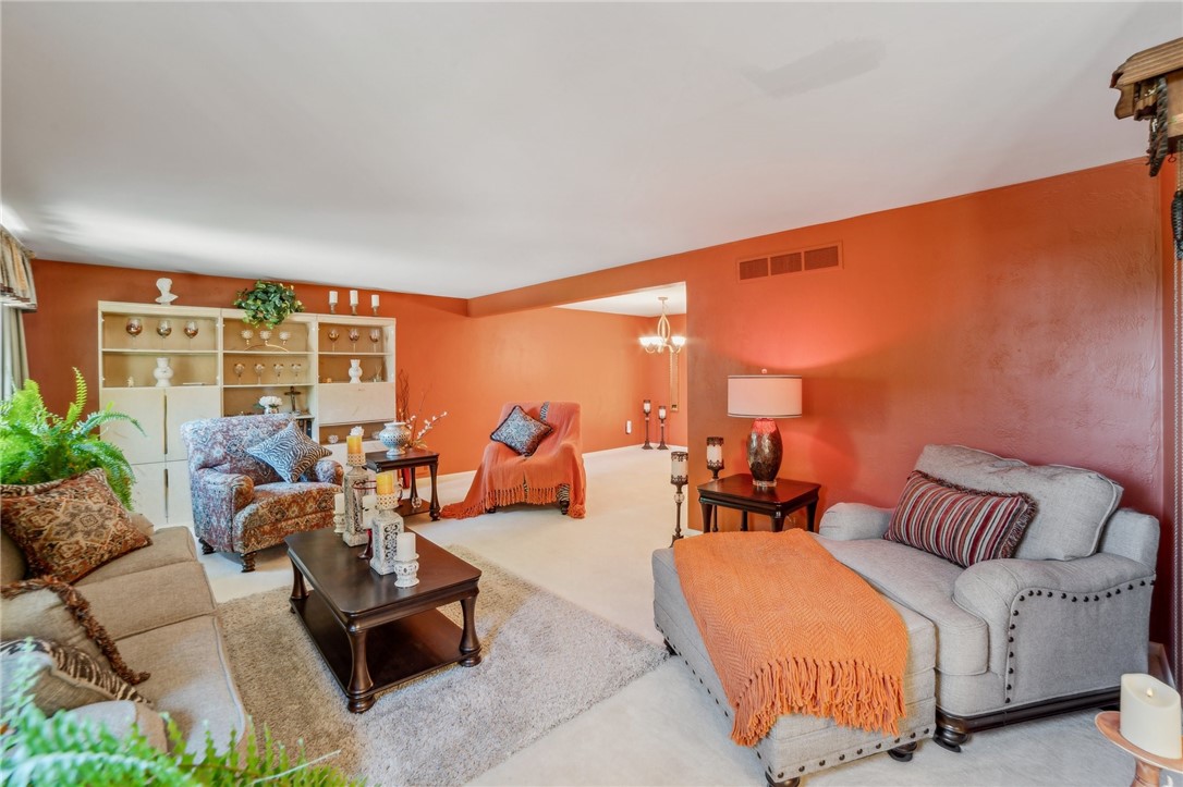 67 Hauck Dr
