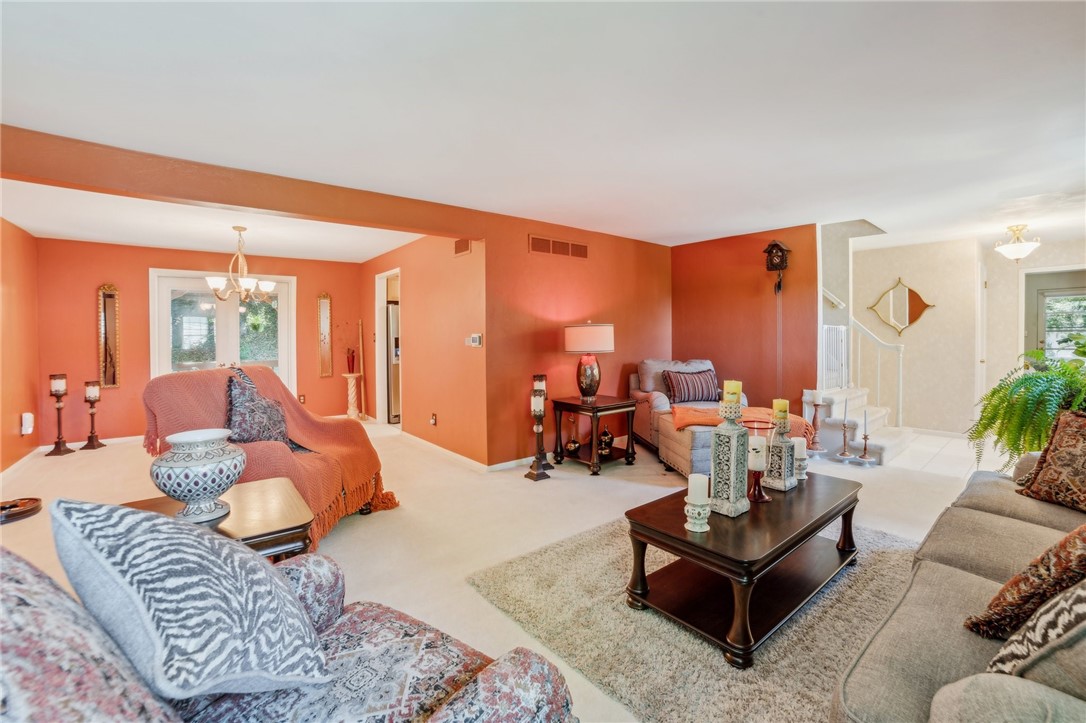 67 Hauck Dr