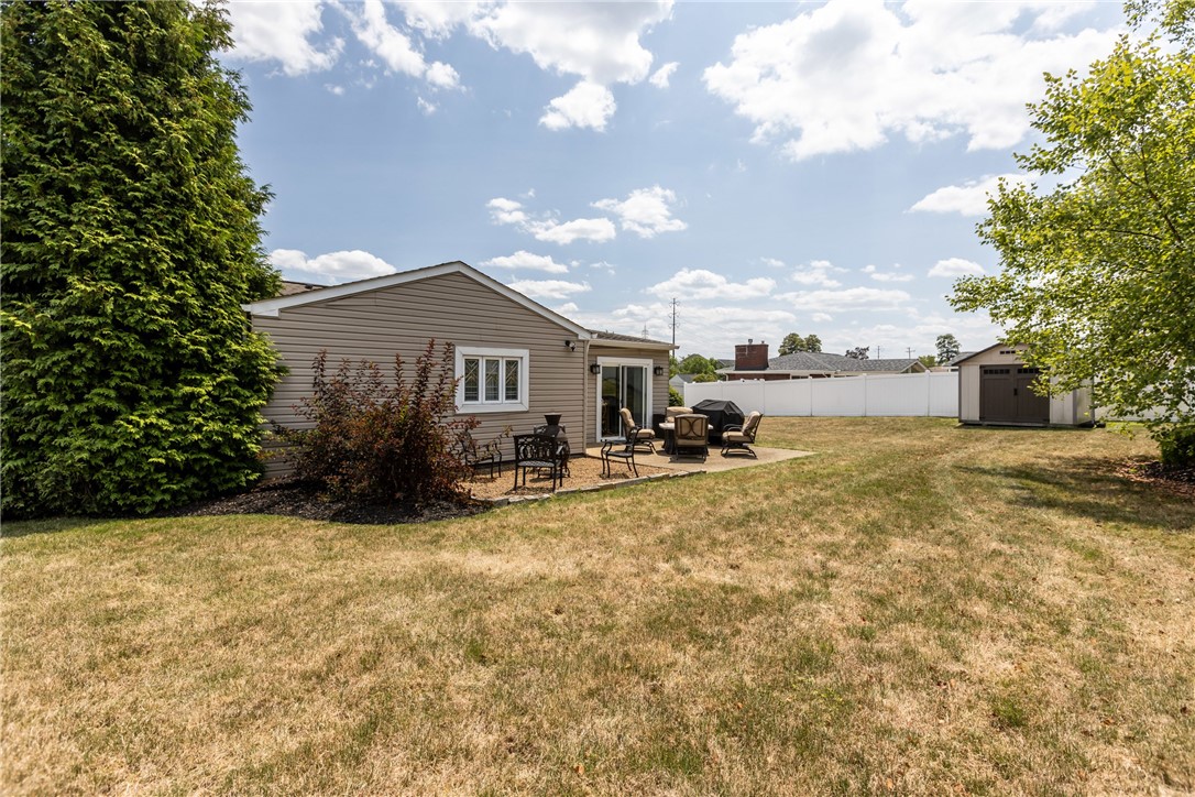 208 E Harbison Rd