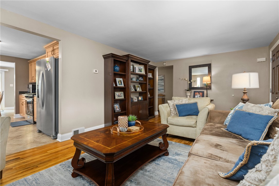 208 E Harbison Rd