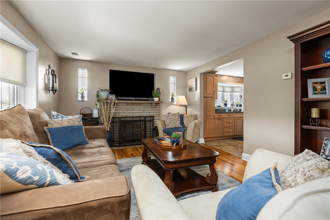 208 E Harbison Rd